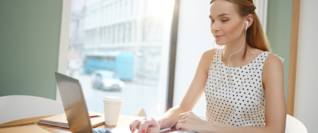 Convert-Leads-to-Customer-Engagements